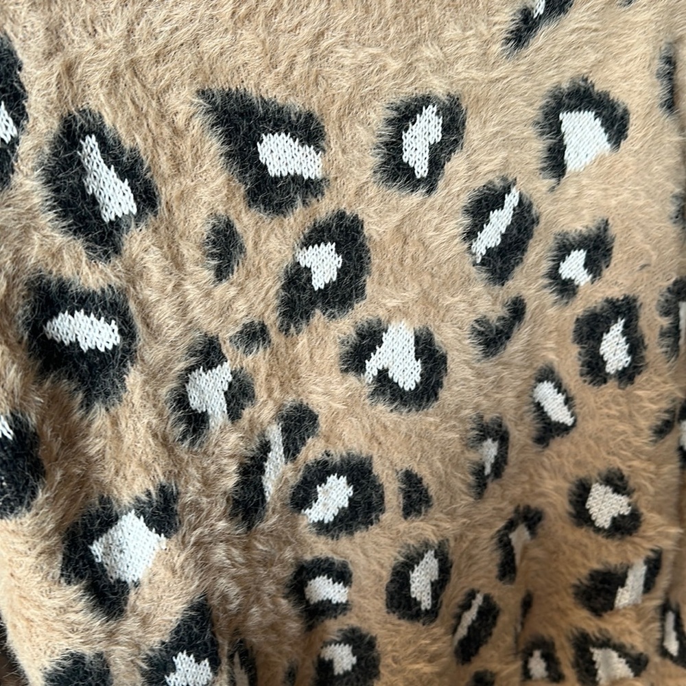 Express Pink Leopard Print Fuzzy Soft Sweater Siz… - image 4